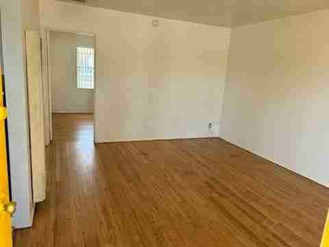 Building Photo - 1037 E Spazier Ave