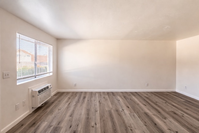 Photo - Palmdale Apartment 2 bedroom Unit 13