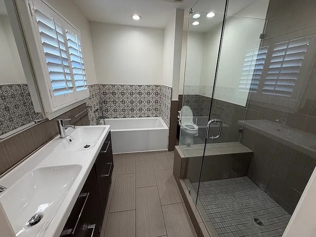 Building Photo - 20345 Gresham St