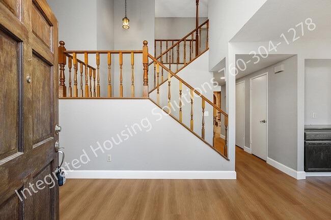 Photo - 2057 Caraway St