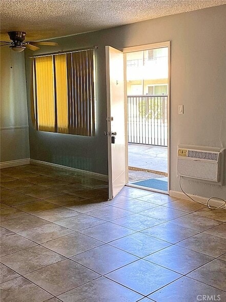 Photo - 811 Orchid Ct Unit A