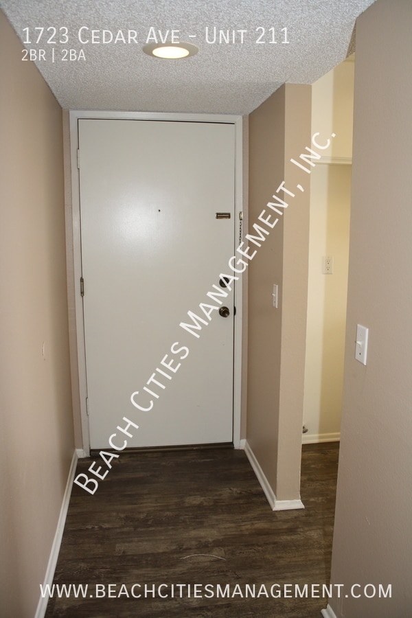 Photo - 1723 Cedar Ave Unit 211