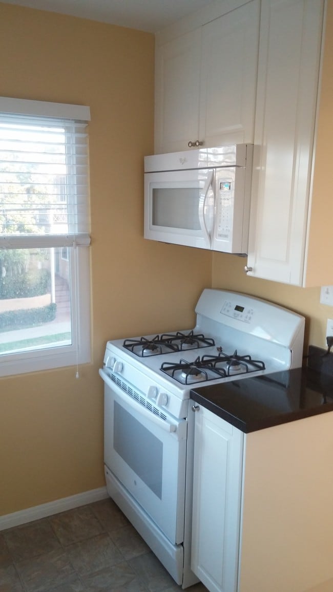 Integrated microwave - 1744 Sunset Cliffs Blvd Apartment Unit 1744