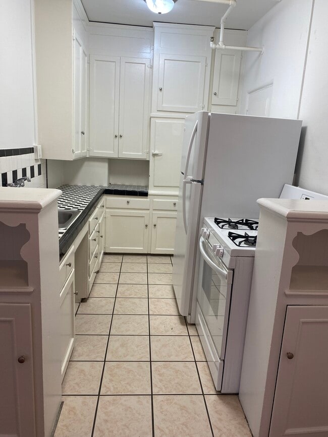 Photo - Chateau Alto Nido Apartments