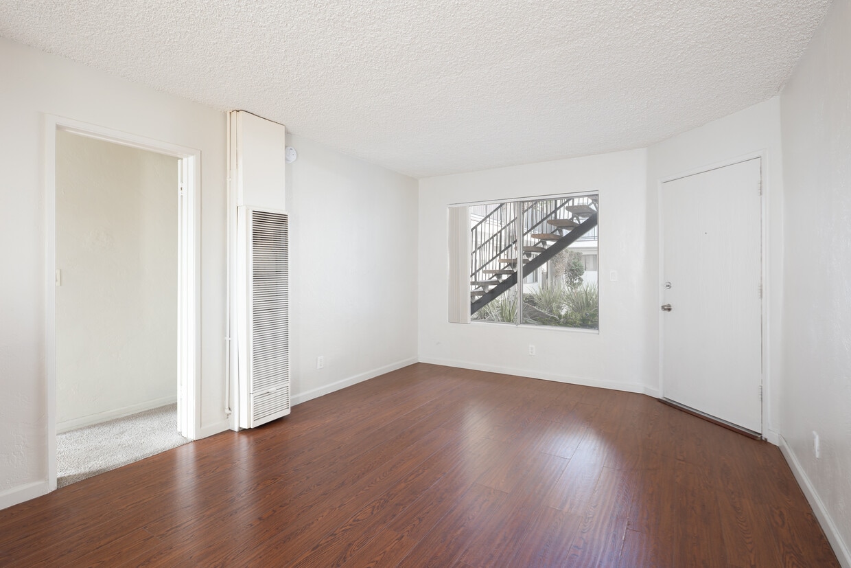 3D Tour - 1532 W. 257th St.