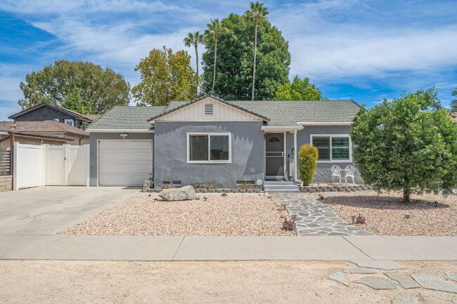 Photo - Studio ADU – Private Yard & Modern Finishes! Unit ADU