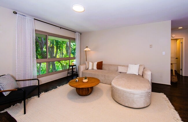 Photo - 6001 Canterbury Dr Unit #303