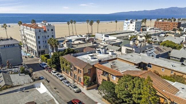 Photo - 21 Westminster Ave