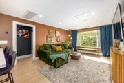 2BR, 2BA - 1000SF - Living Room - 1368 1/2 Yosemite Dr