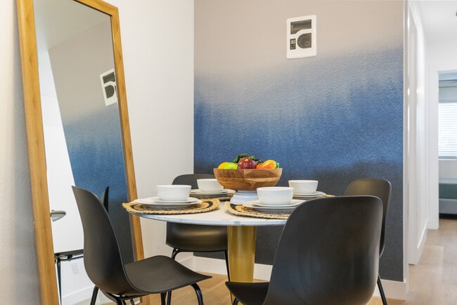 Photo - 1149 Grove Ave Unit C