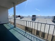 Huge Balcony With View - Top Floor Large Bright 2bd/2.5 Bath & Balcony Apartments