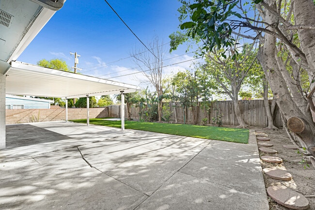 Photo - 17178 McKeever St