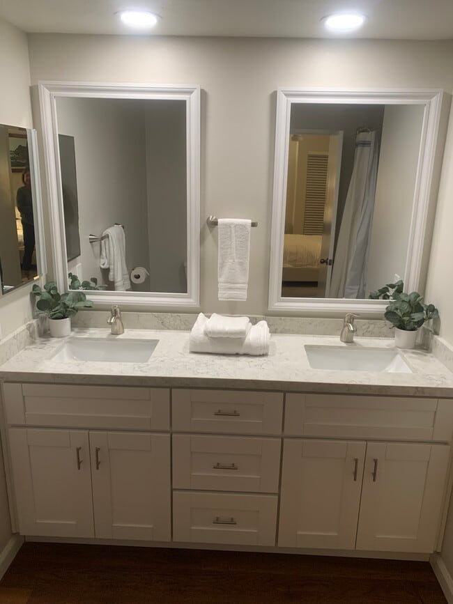 Building Photo - 1676 Chalcedony St Unit #4