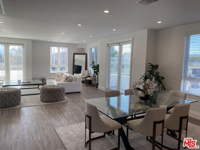 Photo - 8700 Chalmers Dr Unit PH #401