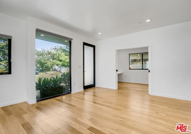 Photo - 3641 Greenwood Ave