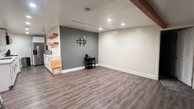 Building Photo - 1579 Belgreen Dr Unit Backhouse