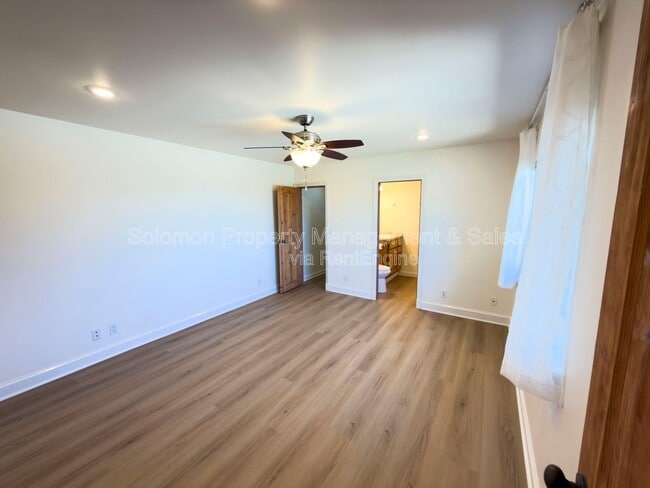 Photo - 2354 Oxford Ave