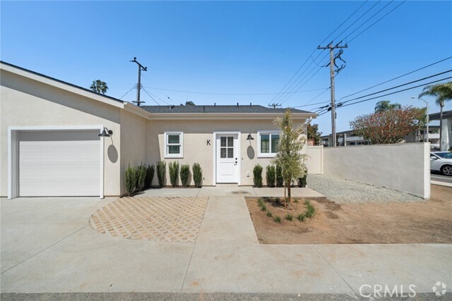 Building Photo - 1637 Irvine Ave Unit K Rental