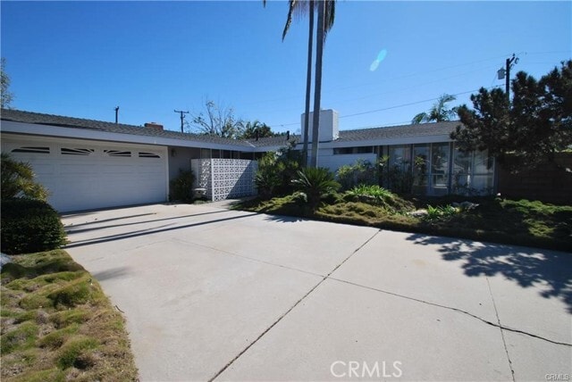 Building Photo - 3292 Kenilworth Dr