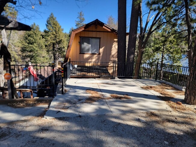 Photo - CABIN ARROWBEAR FURNISHED OR NOT