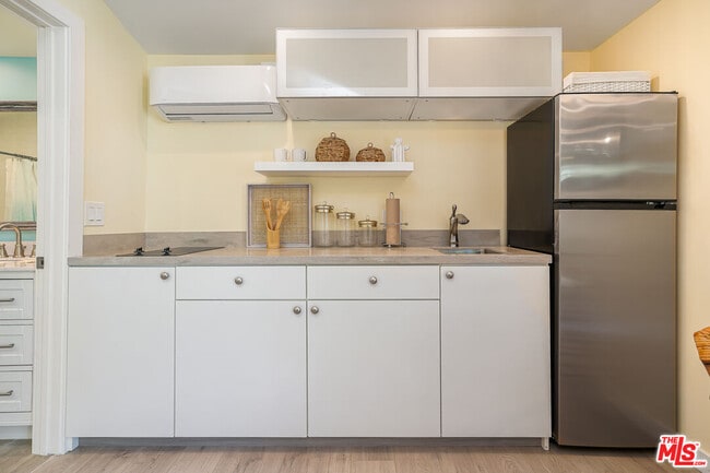 Photo - 777 El Medio Ave