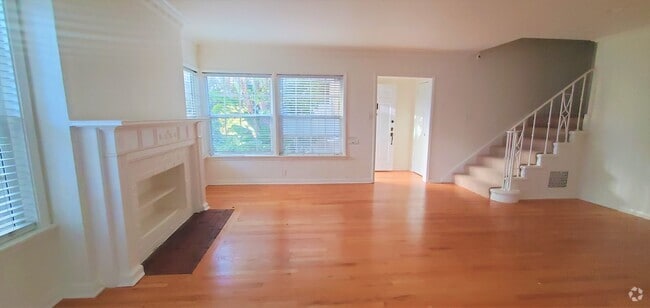 Building Photo - 10435 Ashton Ave Unit 10439 Rental