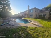 Photo - 4230 Edam St