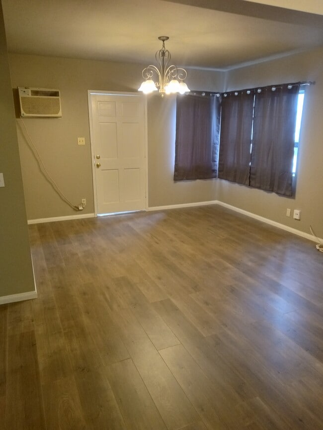Photo - 11619 Archwood St Apartments Unit 11619