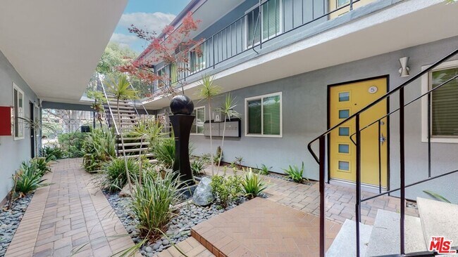 Photo - 10333 Santa Monica Blvd Unit 7