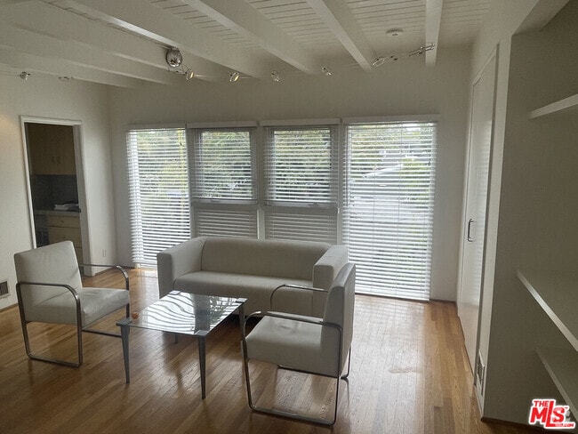Building Photo - 516 N San Vicente Blvd Rental