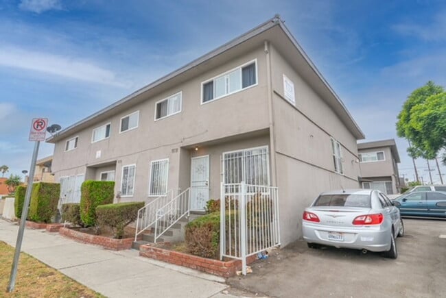 Photo - 3212 W 60th St Unit 02