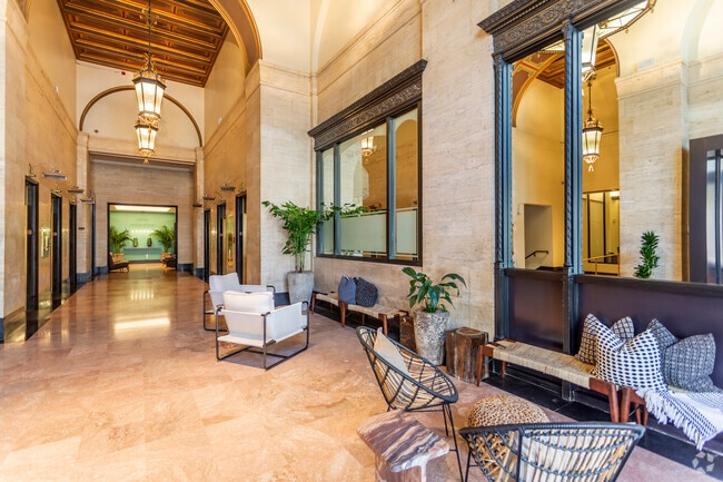 Main Lobby - 625 Broadway