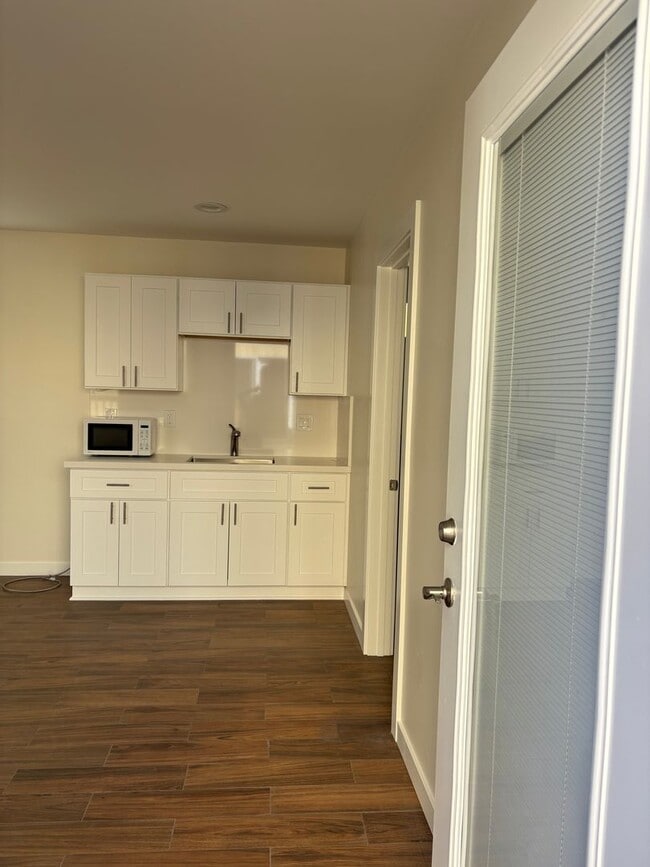 Photo - 609 Sunset Dr Unit B