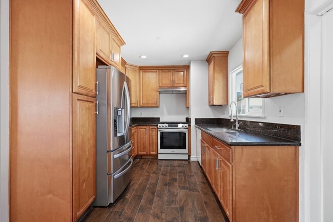 Photo - Beautifully Renovated 3 Bedroom Home in Beverlywood Adjacent