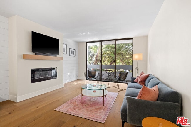 Building Photo - 1252 11th St Unit 204