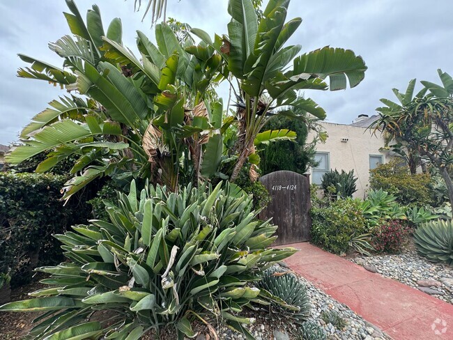 Building Photo - Charming 1-Bedroom Garden Cottage w/Garage... Rental