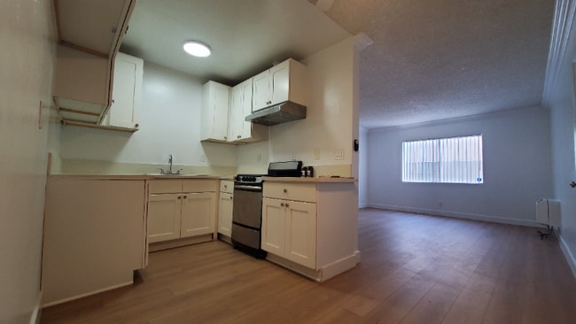 Photo - 1230 W Hillandale Ave Unit B