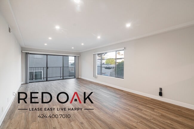Building Photo - 121 N Hamilton Dr Unit 305
