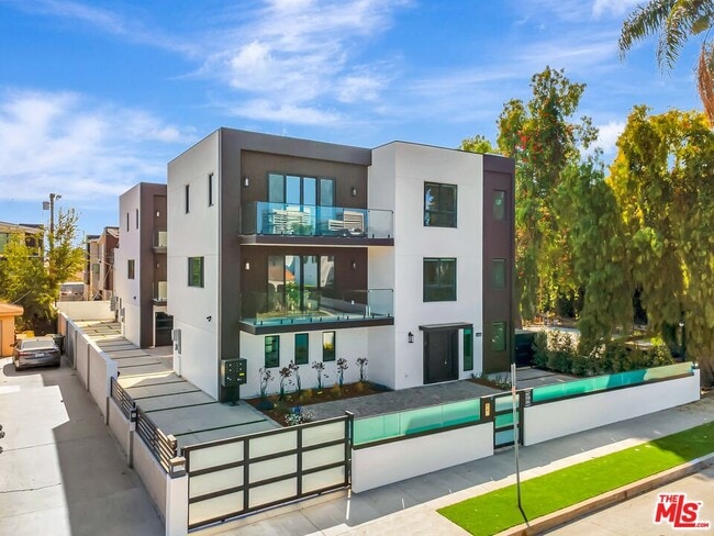 Photo - 1921 Federal Ave Unit 1917