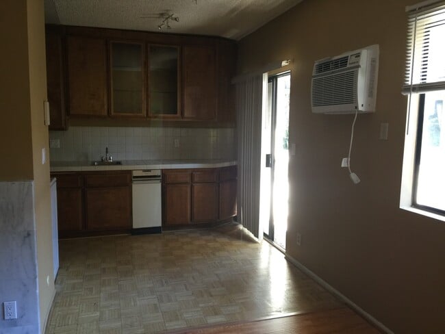 Photo - Cozy 2 Bed/2 Bath Condo with In-Unit Washe...