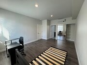 Photo - 1220 W 35th St