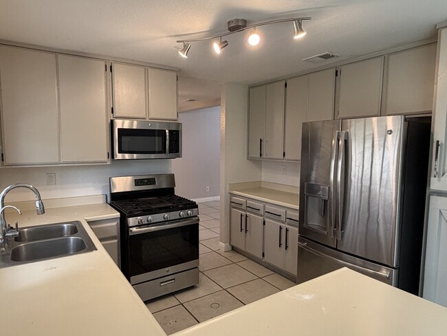 Photo - 29639 Greenhill Dr