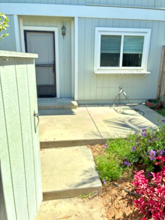 Photo - 487 Cannon Green Dr