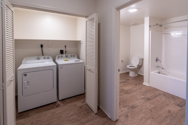 Photo - Villa Annette Apartment Homes