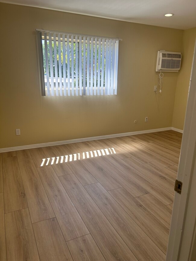 Photo - 18650 Hatteras St