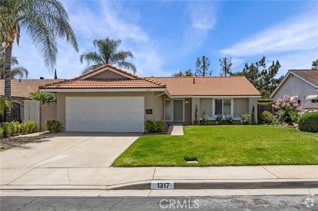 Building Photo - 1317 Pso Anacapa Rental