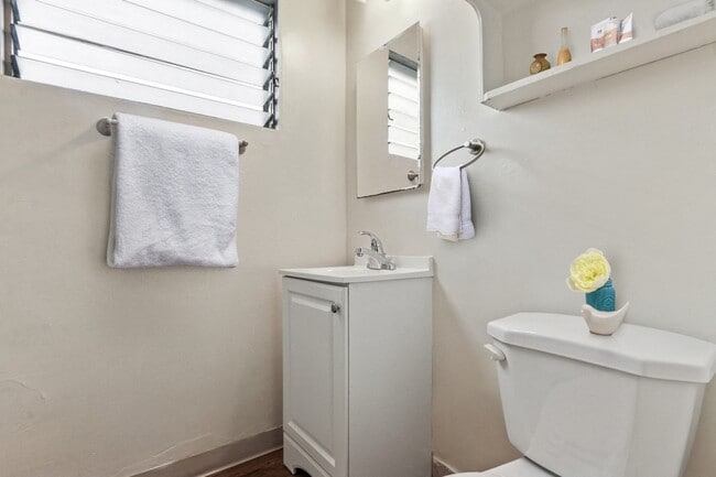 Photo - Beloit Avenue Apartments