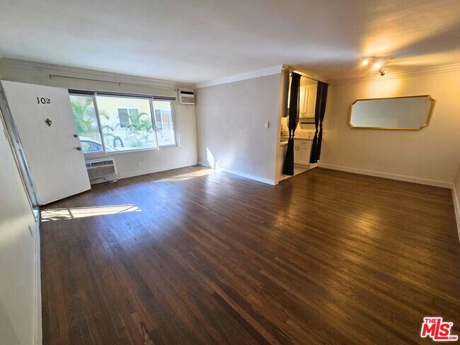 Photo - 7621 Hampton Ave Unit 102