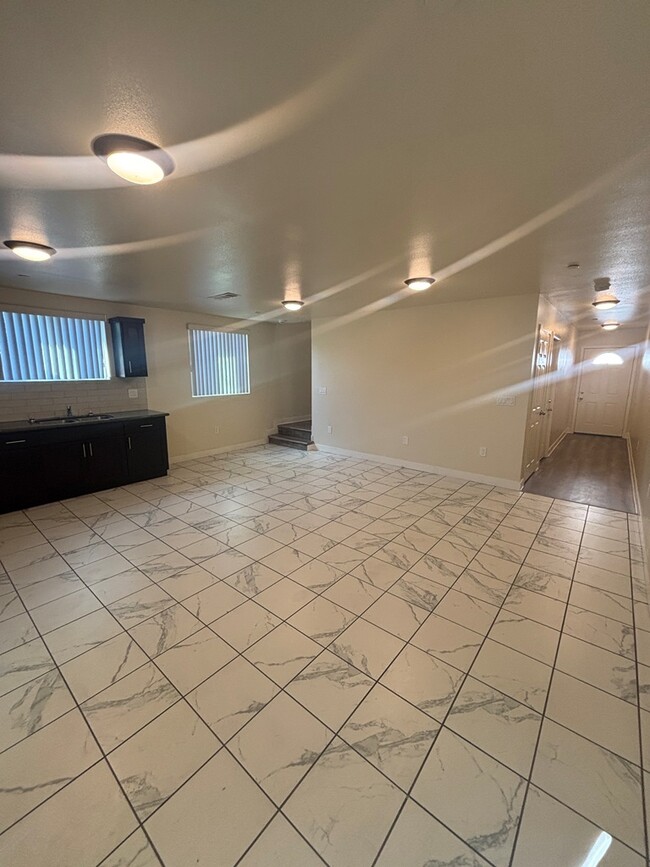 Photo - 630 1/2 W 79th St