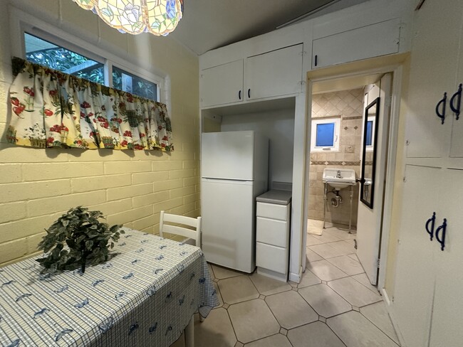 Photo - 325A Valle Vista Ave